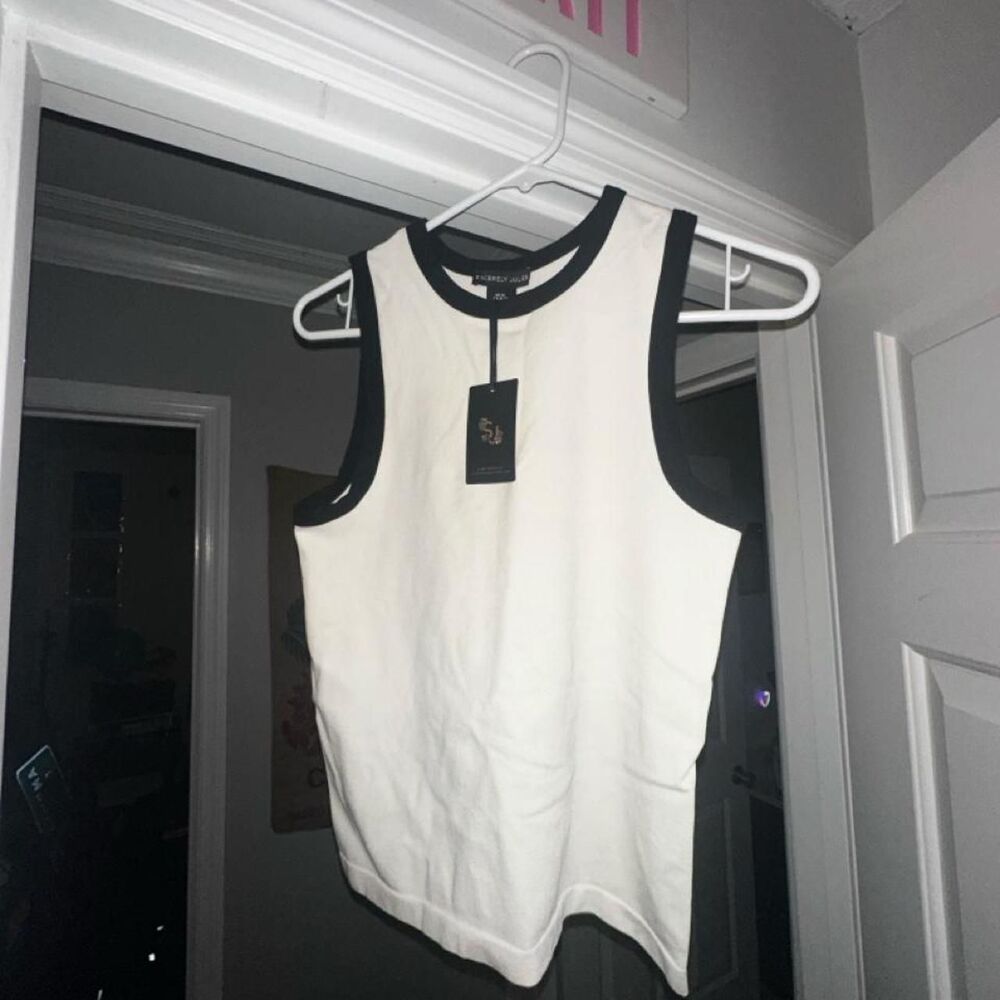 Sincerely-jules-for-bandier Women's White and Cream Vest